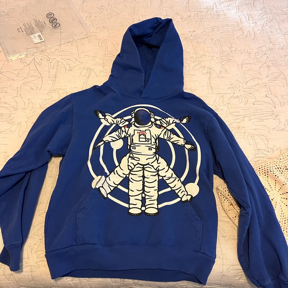 Kid Cudi to the moon 2022 medium sweatshirt
